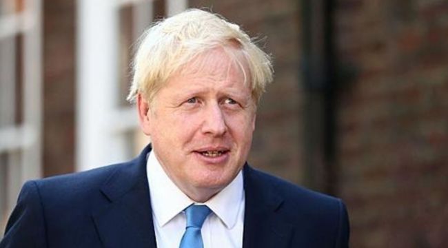 Johnson: 'İki doz aşı olanlar için seyahat kuralları gevşetilebilir'