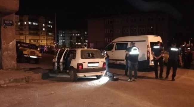 KARDEŞİNİ DARP EDEN ŞAHSI ÖLDÜRDÜ