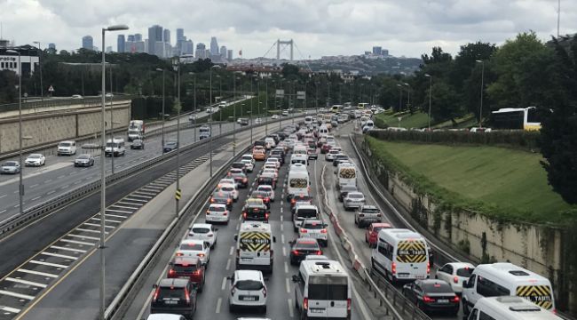 Kısıtlama sonrası İstanbul'da trafik yoğunluğu
