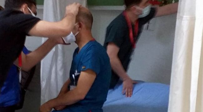 Sağlık personelinden sonra doktor da yumruklu saldırıya uğradı
