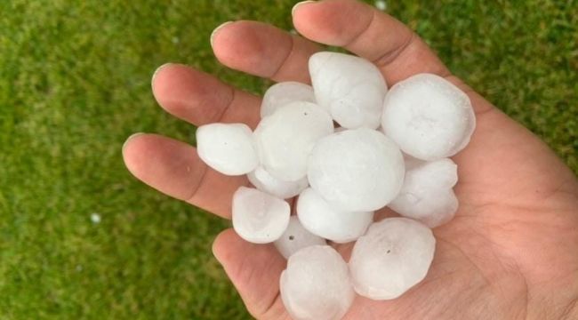 Silivri'de ceviz büyüklüğünde dolu yağışı
