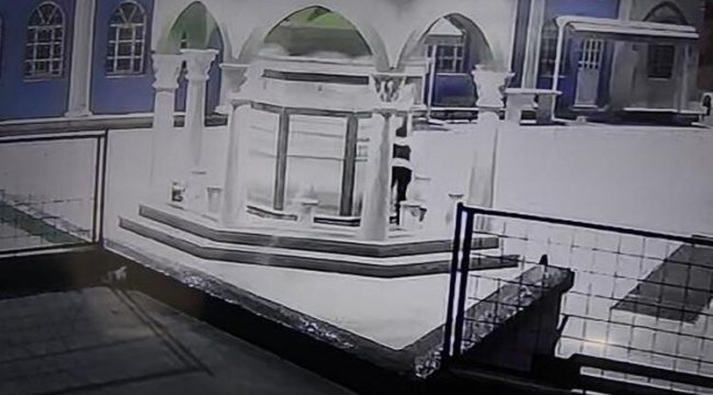 Sultangazi'de cami musluklarını çaldı