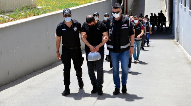 Tehditlere dayanamayıp ailesiyle birlikte kenti terk etmiş