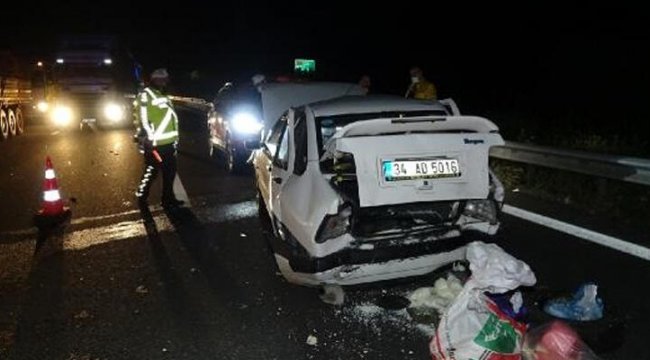 TEM Otoyolu'nda 3 araç çarpıştı: 2 yaralı
