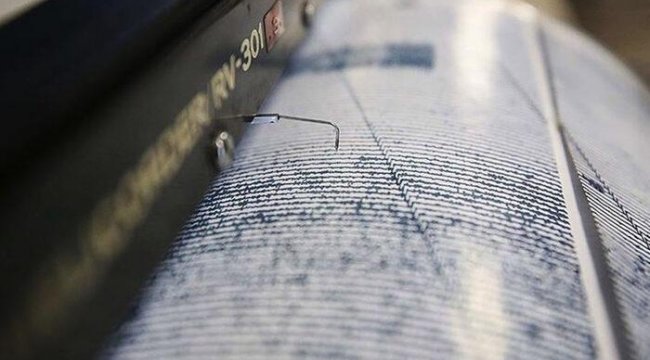 Endonezya'da 6.2 büyüklüğünde deprem