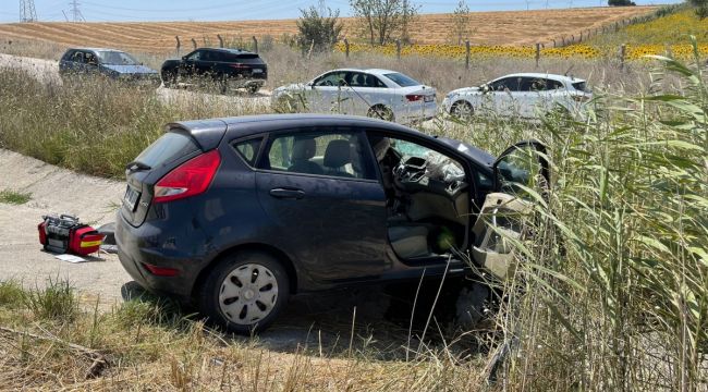 Gelibolu'da feci kaza, araçlar kafa kafaya çarpıştı: 2 ölü