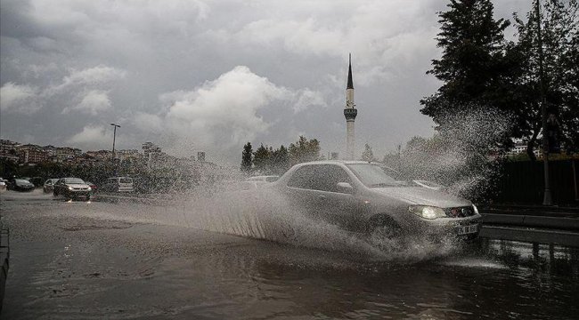 Meteoroloji'den İstanbul için sağanak yağış uyarısı
