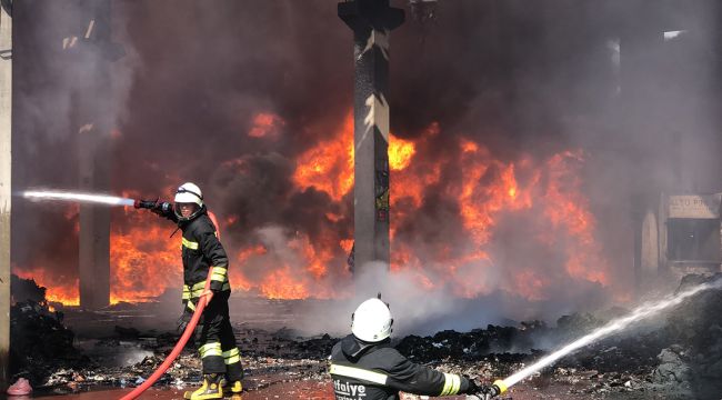 Tekirdağ'da geri dönüşüm fabrikasında yangın