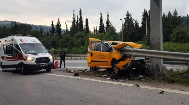 TEM'de feci kaza, 2 ölü, 5 yaralı