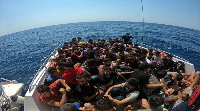 122 DÜZENSİZ GÖÇMEN YAKALANDI