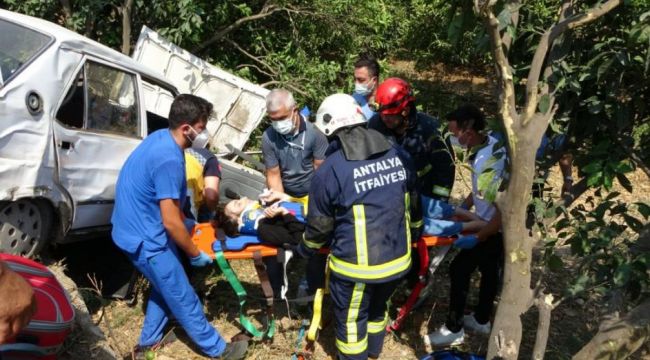 Kamyondan fırlayan lastik kaplaması faciaya sebep oluyordu
