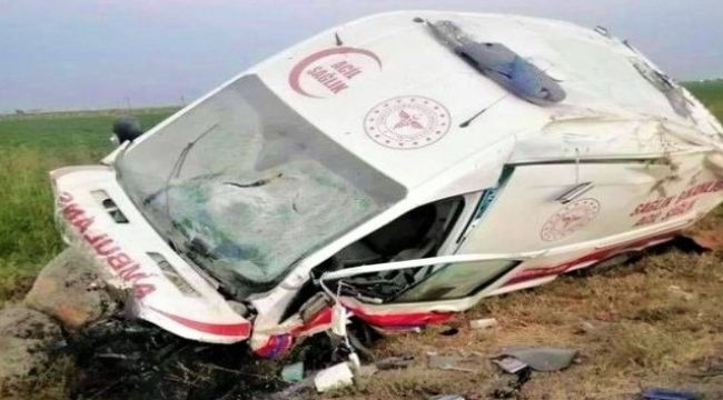Şanlıurfa'da ambulans devrildi