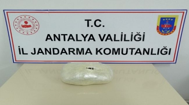 1,5 kilo esrar taşıyan iki yolcu yakalandı