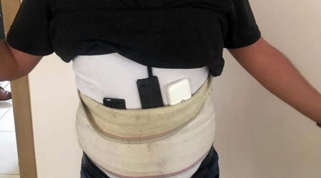 Ehliyet sınavındaki kopyayı polisin dikkati önledi
