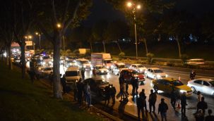 Esenler'de 4 otomobil ve bir kamyonet çarpıştı