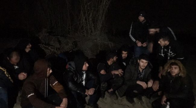Antalya'da 15 düzensiz göçmen yakalandı