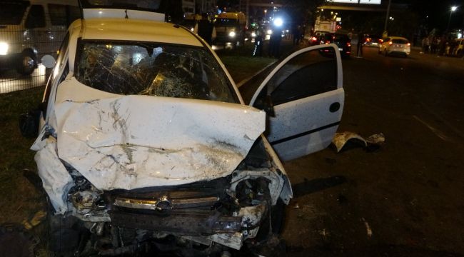 Antalya'da 4 kişinin yaralandığı kaza sonrası adeta can pazarı yaşandı