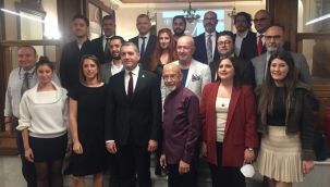 EGİAD'DAN CUMHURİYET BAYRAMI KUTLAMASI