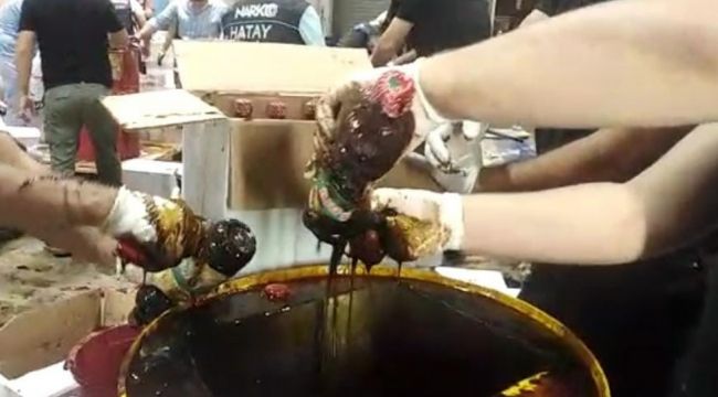 Hatay'da nar ekşisi şişelerinden uyuşturucu çıktı