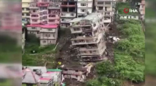 Hindistan'da çok katlı bina toprak kayması sonucu yıkıldı