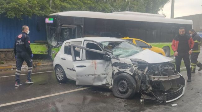 Kocaeli'de otobüs ile otomobil çarpıştı