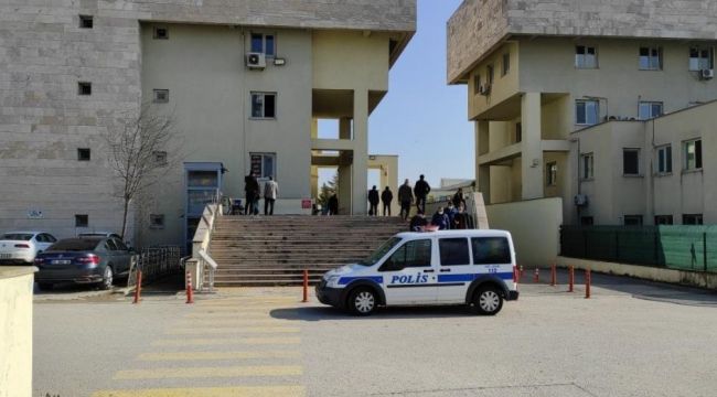 Adil Öksüz'ün yakınlarının davası ertelendi