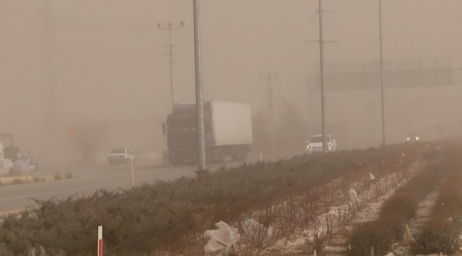 Aksaray'da fırtına hayatı olumsuz etkiliyor