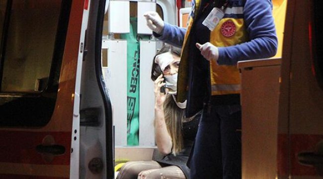 Ambulansla otomobil çarpıştı