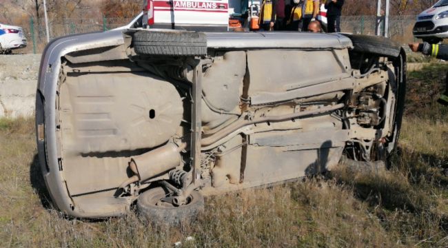 Babasının otomobilini kaçıran küçük sürücü kaza yaptı
