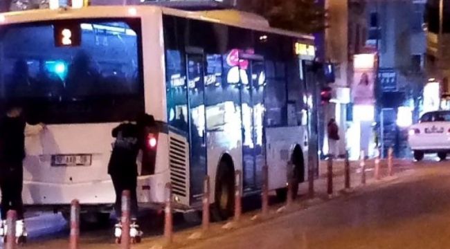 Balıkesir'de patenli gençlerin tehlikeli yolculuğu