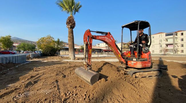 BERGAMA'DA PARKLAR BAŞTAN AŞAĞI YENİLENİYOR