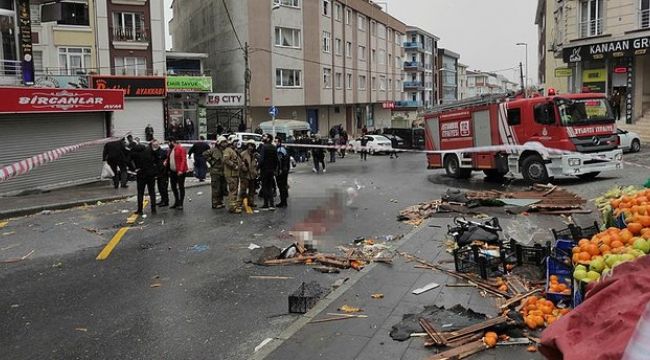 Çatı anne ile oğlunun üstüne uçtu