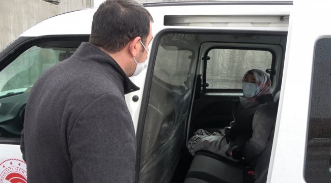 Cenaze törenine katılan korona virüslü kadın otobüste yakalandı