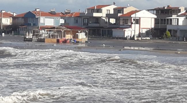 Edirne'de denizin taşmasıyla kabus gibi gün, korku dolu anlar yaşanıyor