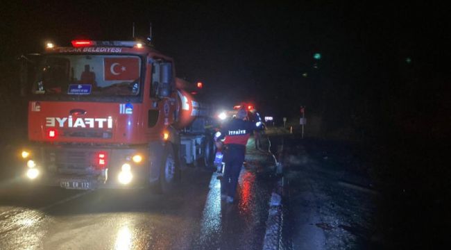 Geri dönüşüm için toplan kağıt dolu pikap alevlere teslim oldu