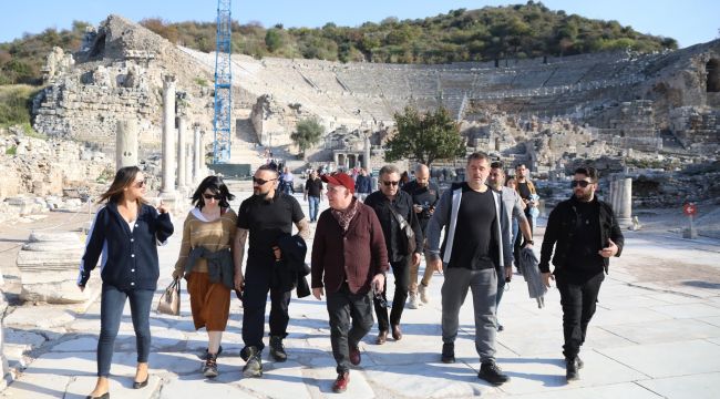 İLHAM VEREN SELÇUK'TAN YILDIZLAR GEÇTİ