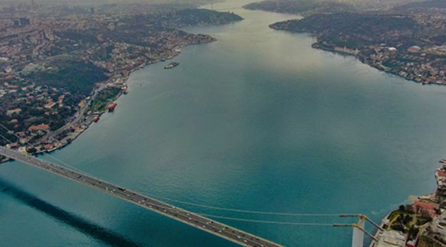 İstanbul Boğazı çift yönlü olarak trafiğe kapatıldı