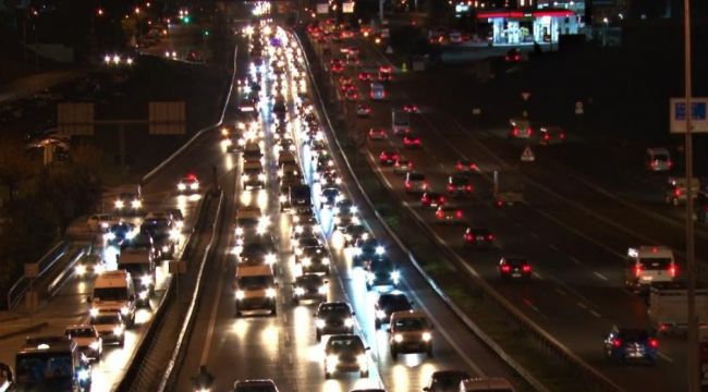 İstanbul'da haftanın ilk iş gününde trafik yoğunluğu