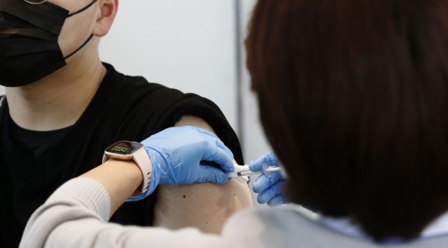 Japonya korona virüs aşılamasında liderliğe yükseldi