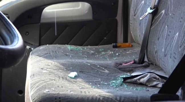 Kilitlediği tiner dolu araçta kendisini yakmak istedi