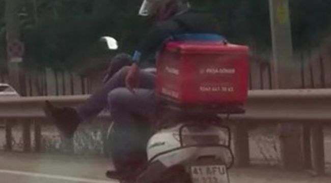 Tuzla'da motosiklette ‘bacak bacak üstüne yolculuk' kamerada