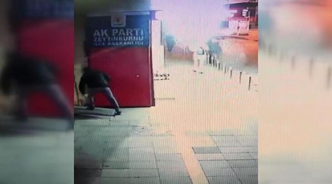 AK Parti binasının önüne bırakılan koliden zaman ayarlı bomba düzeneği çıktı