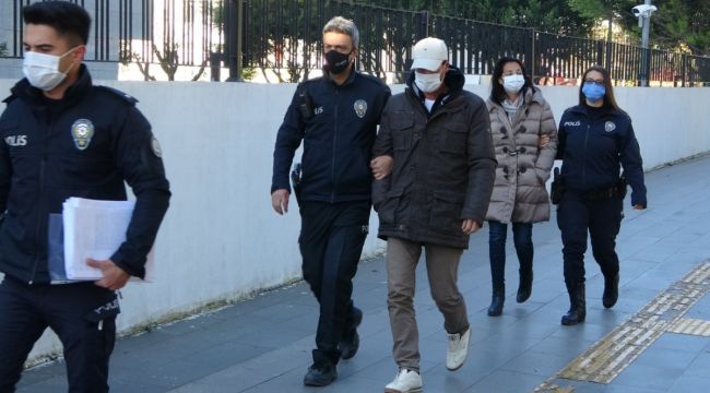 EFT yöntemiyle dolandırmadık esnaf bırakmayan Alman çift yakalandı