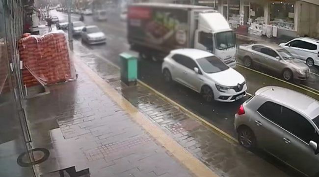 El freni çekilmeyen kamyonet 15 araca hasar verdi
