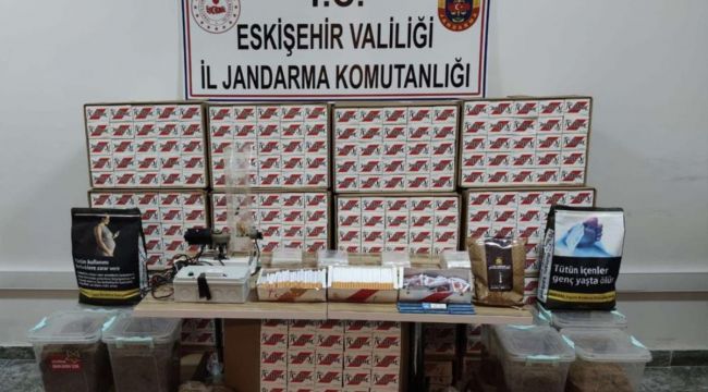 Kargoyla gelen kaçak makaronlar ele geçirildi