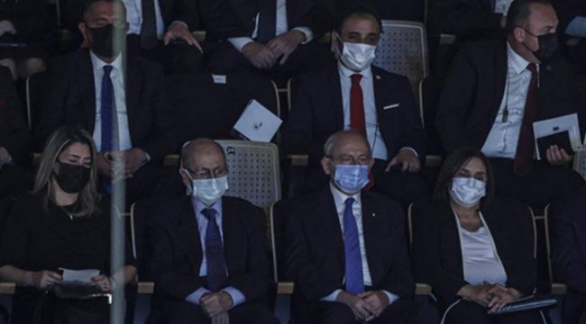 Kılıçdaroğlu ve Ahmet Necdet Sezer yan yana konser izledi
