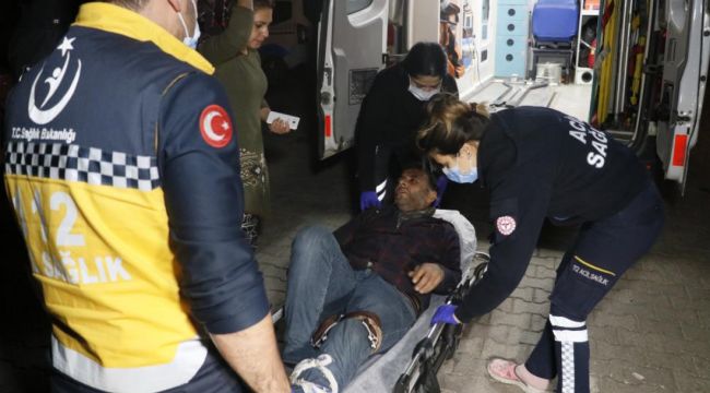 Küfürlü konuşan komşusunun evini basıp silahla vurdu