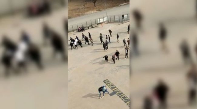 Şanlıurfa'da okul bahçesinde bıçaklı kavga