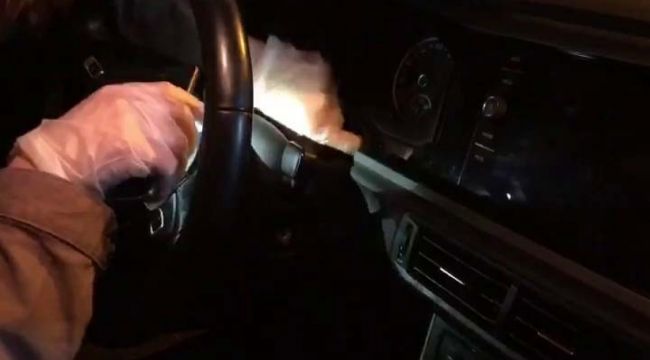 Şişli polisi direksiyon altında uyuşturucu buldu