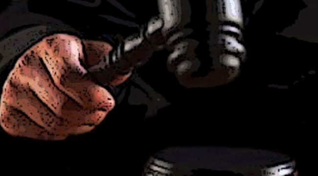 'Suratın korona virüse benziyor' dedi, davalık oldu